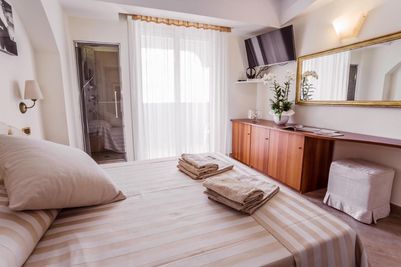 Hotel Derby Exclusive Milano Marittima Exterior foto